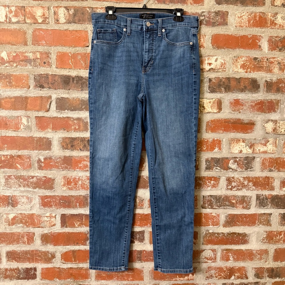 P40 - Banana Republic Light Blue High-Rise Slim Jeans